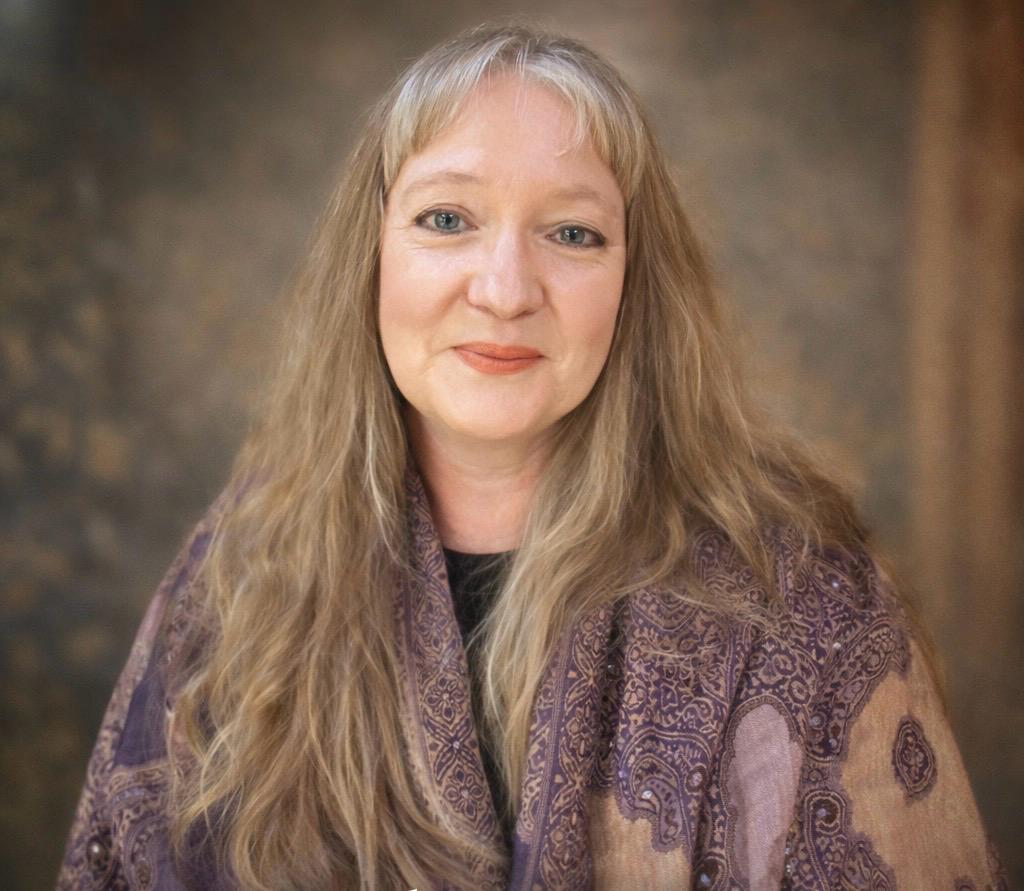 Your retreat is facilitated by Sarah Gregg, Sound Healer, Gong Master Teacher, Reiki Master Teacher, and Natural Therapy Practitioner.